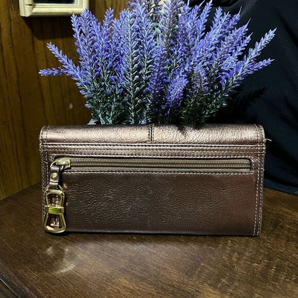 B. Makowsky Alice Silver Chain Link Wallet Leather - Picture 2 of 6